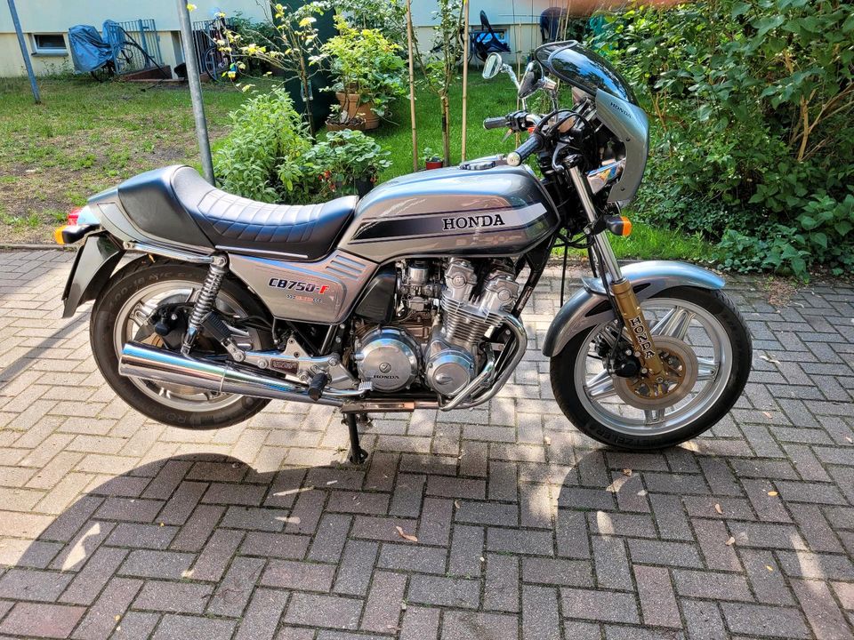 Honda CB 750F TÜV 10/24 in Oranienburg