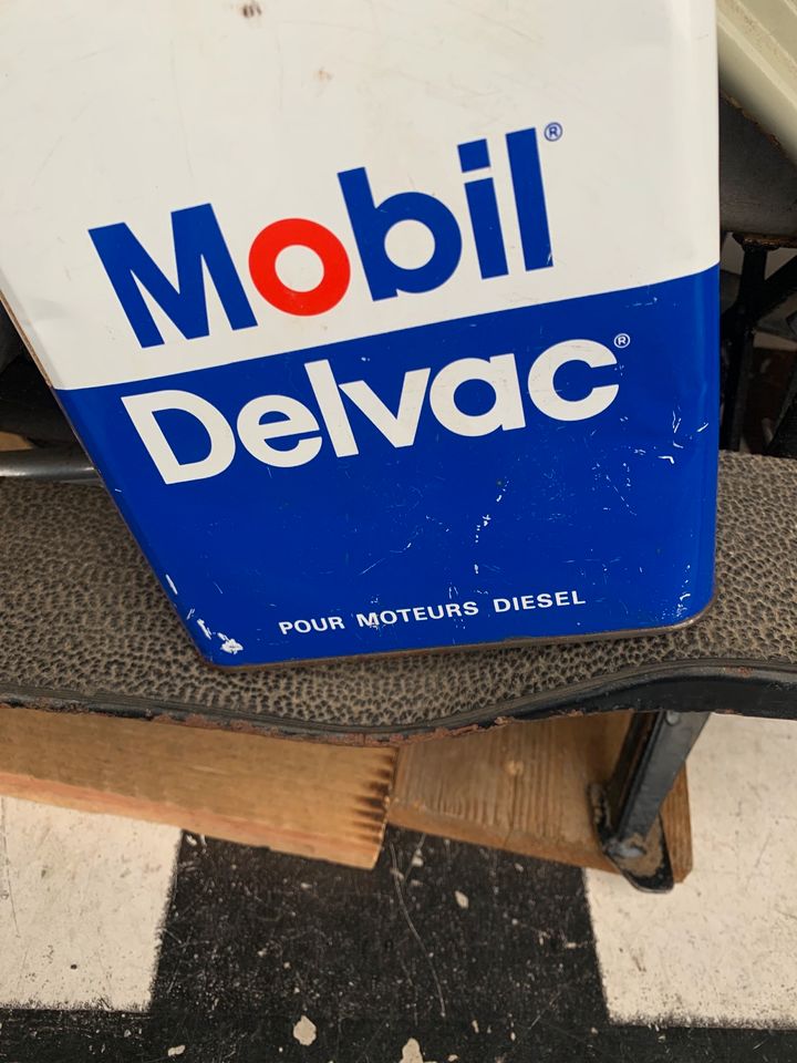 Mobiloil Öldose Delvac Pegasus 60er Jahre Vespa Scooter Man Cave in Korschenbroich