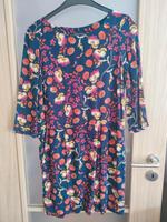 Kleid Größe 42 c&a dunkel blau Blumen Hessen - Butzbach Vorschau