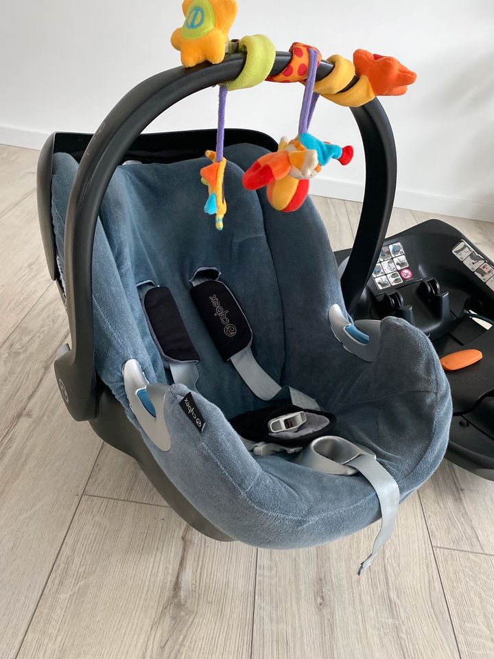 Cybex Aton Q + Babyschale Autositz Isofix Base in Neuwied