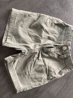 Esprit Shorts, kurze Hose, Gr. 104, khaki, Bayern - Marktheidenfeld Vorschau