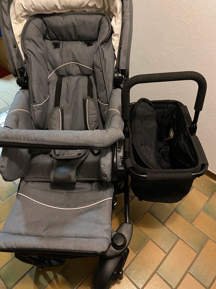 Emmaljunga Kinderwagen + Maxi Cosi Babyschle in Rutesheim  