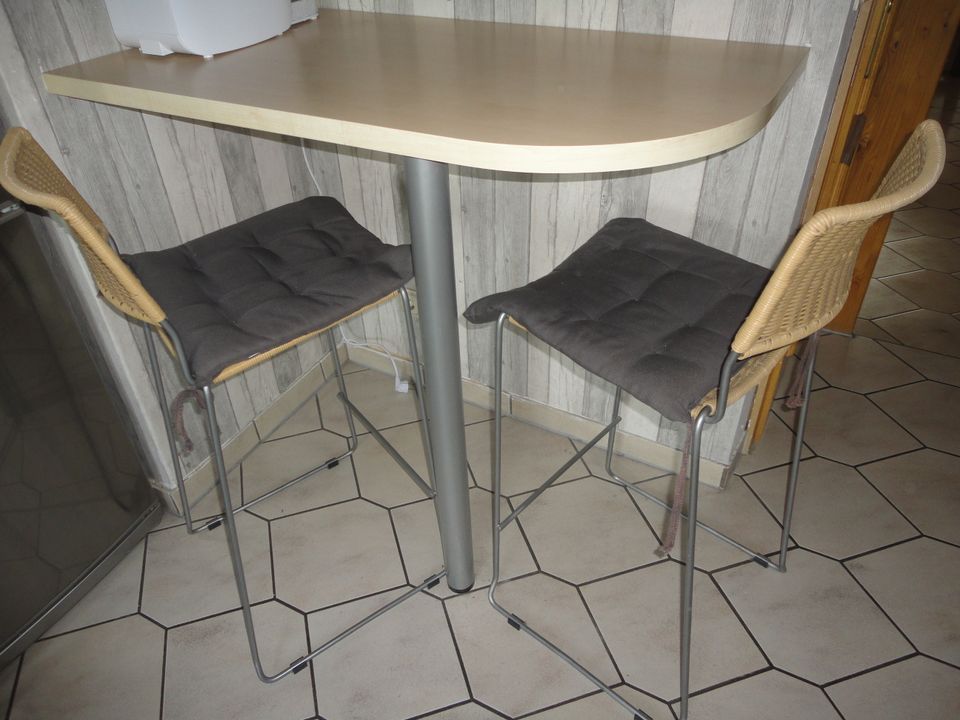 Bartisch Esstisch Barhocker Sitzgruppe Ecktisch Stühle Hochtisch in Bovenden