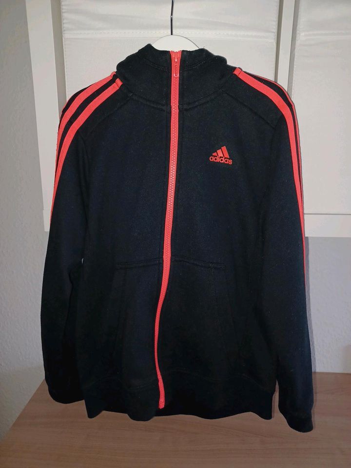 ADIDAS Sweatjacke schwarz orange 9/10 Jahre Gr.140 in Nordhorn