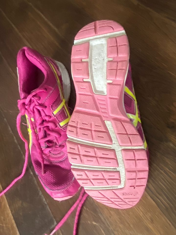 Turnschuhe Hallenturnschuhe asics 35,5 pink in Oranienburg