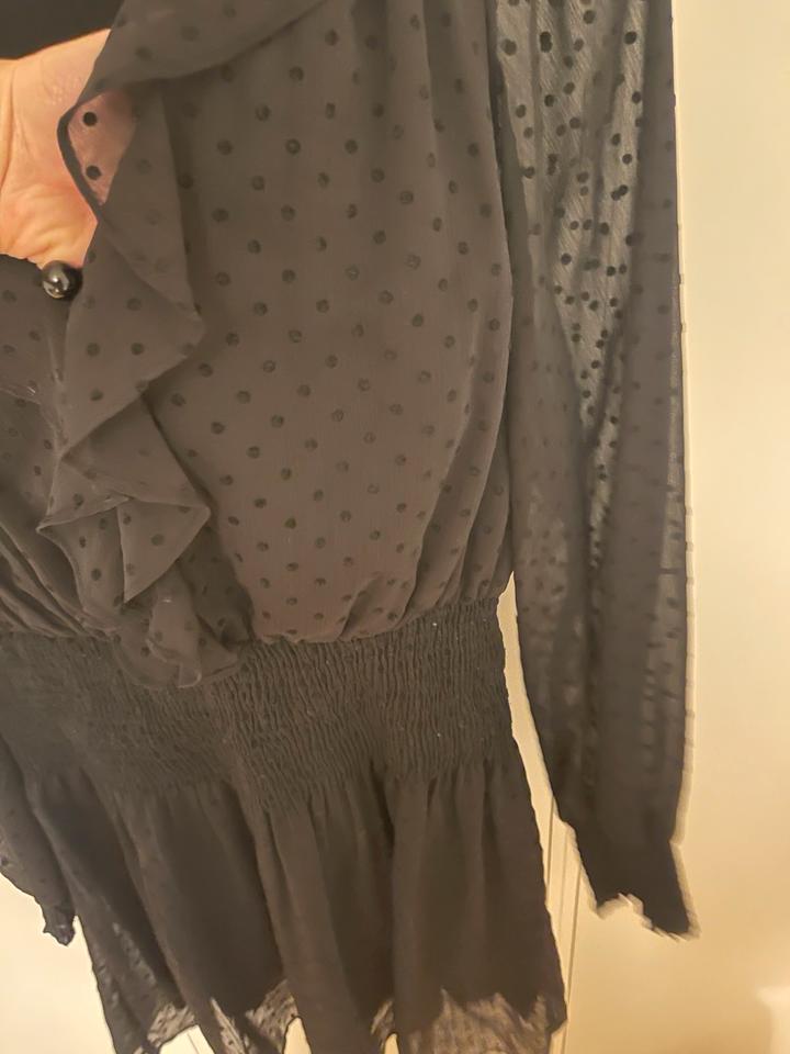 Kleid mit Volants jumpsuit gepunktet transparent schwarz XS in München