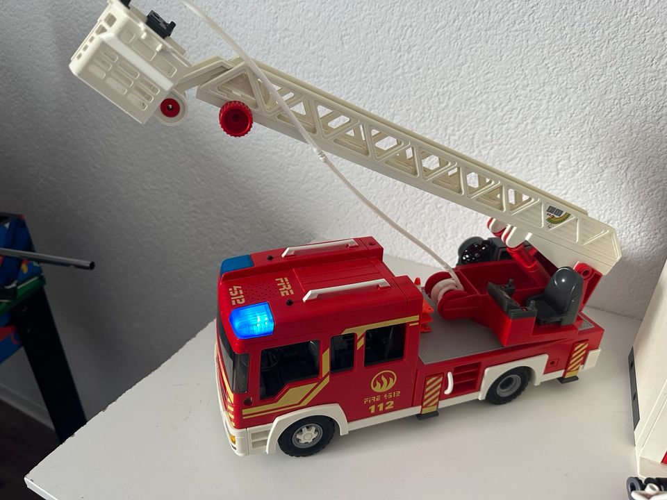 Feuerwehr mit Leiterwagen und mehr Playmobil in Beckum