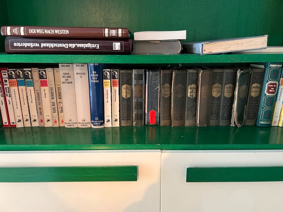 Diverse Bücher von Karl May in Hagen