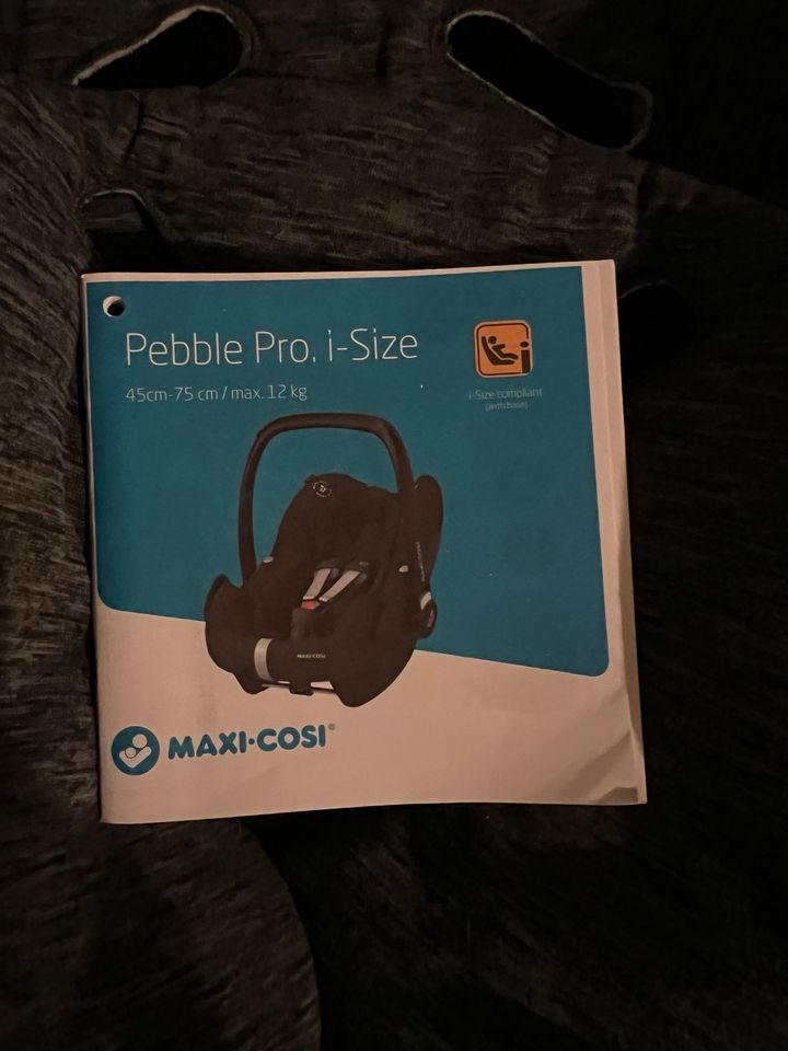 Maxi cosie Pebbels pro I-Size + 2WayFix in Stetten Pfalz