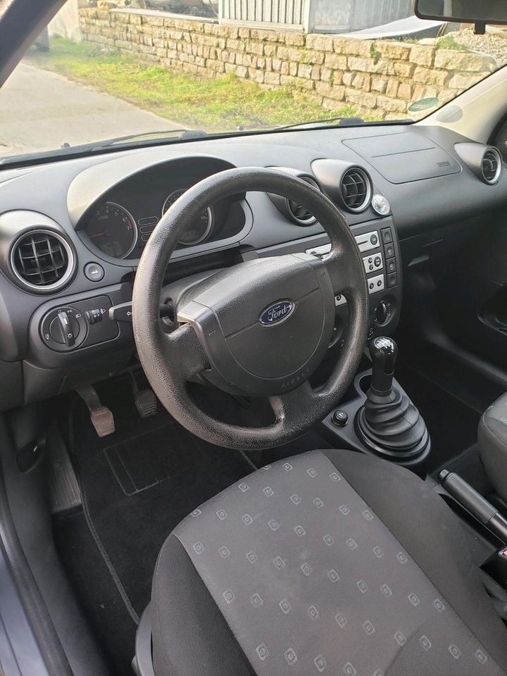 Ford Fiesta 1,3 klima in Neukirchen/Pleisse