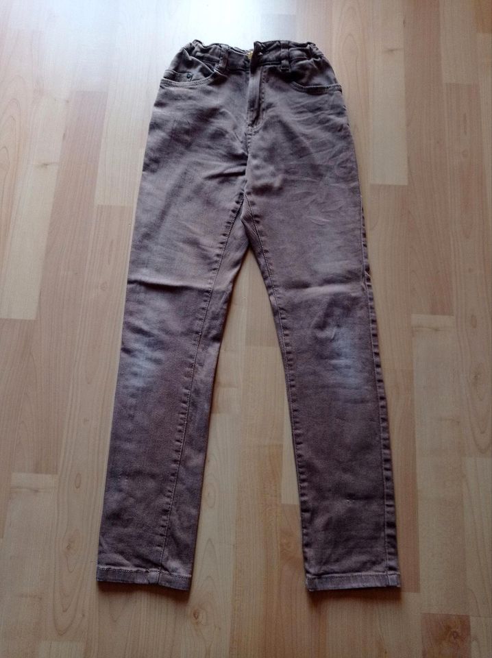 Yigga Jeans in braun in Gr. 152 in Moormerland