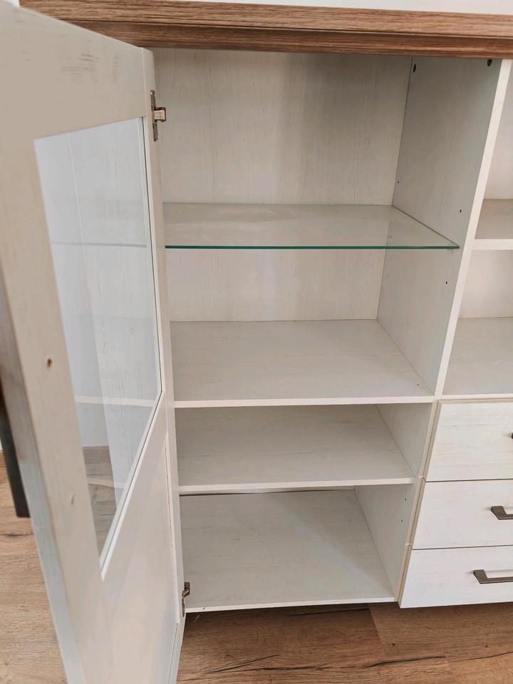 Highboard Landhausstil Shabby Schrank Vitrine in Hille