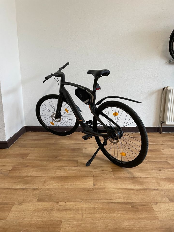 15kg leichtes E-Bike Urtopia Carbon 1 mit Riemenantrieb & GPS in Güstrow