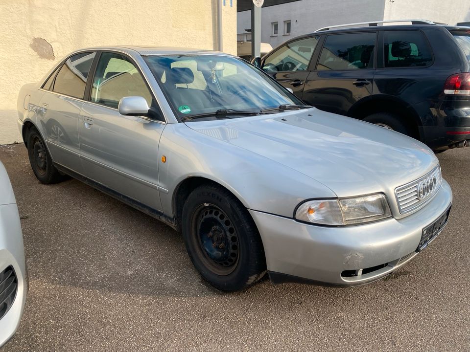 Audi A4 B5 Silber | Schlachtfest Teile Türe Heckklappe Kotflügel in Backnang