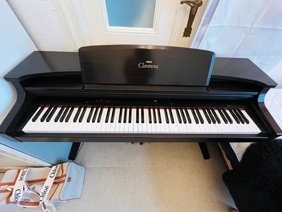 Klavier, elektronisches Piano Yamaha Clavinova in Berlin