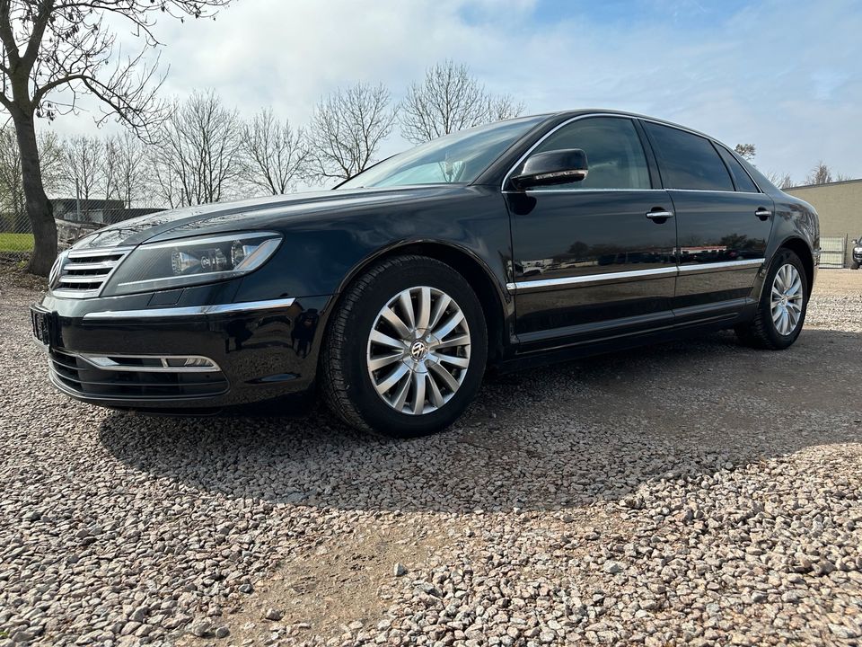 VW Phaeton 3.0 V6 Facelift Schwarz Vollausstattung 4x4 Allrad in Regensburg