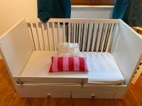 Ikea Stuva (Smastad) Babybett und Wickeltisch mit Kommode Baden-Württemberg - Glottertal Vorschau