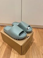 Yeezy slides salt Größe 43 Nordrhein-Westfalen - Lippstadt Vorschau