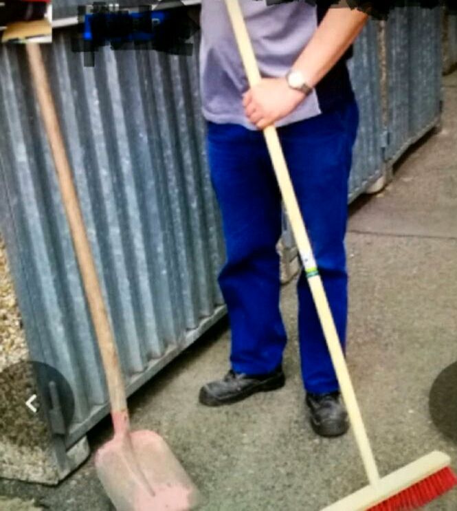 Ich suche Arbeit im BereichHausmeisterGärtnerFahrerMaler in Leipzig