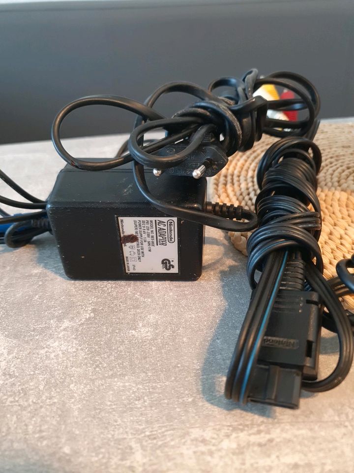 SNES + 5 Spiele + Kabel + 2 Controller Nintendo in Köln