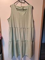 Kleid Sommerkleid Ärmellos Mintgrün Lochstickerei Niedersachsen - Großefehn Vorschau