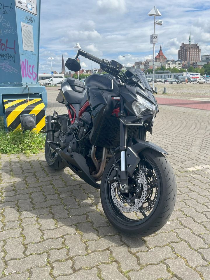 Kawasaki Z900 Black-Edition 2021 in Rostock