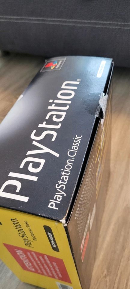 Sony PlayStation Classic (mini Konsole) mit 20 kultigen Spielen in Halver