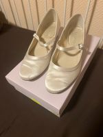 Brautschuhe Rainbow Ivory Satin 40 Niedersachsen - Haselünne Vorschau