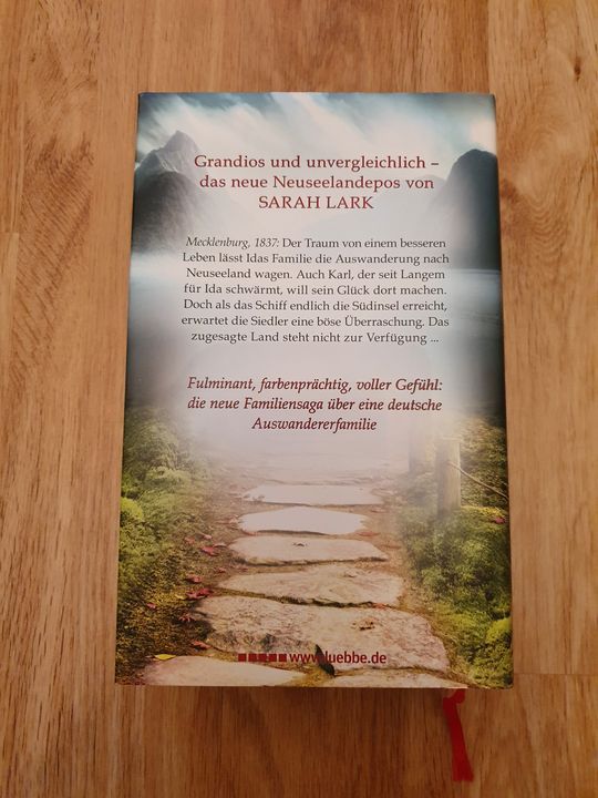 Sarah Lark – Die Zeit der Feuerblüten, gebundene Ausgabe in Gera