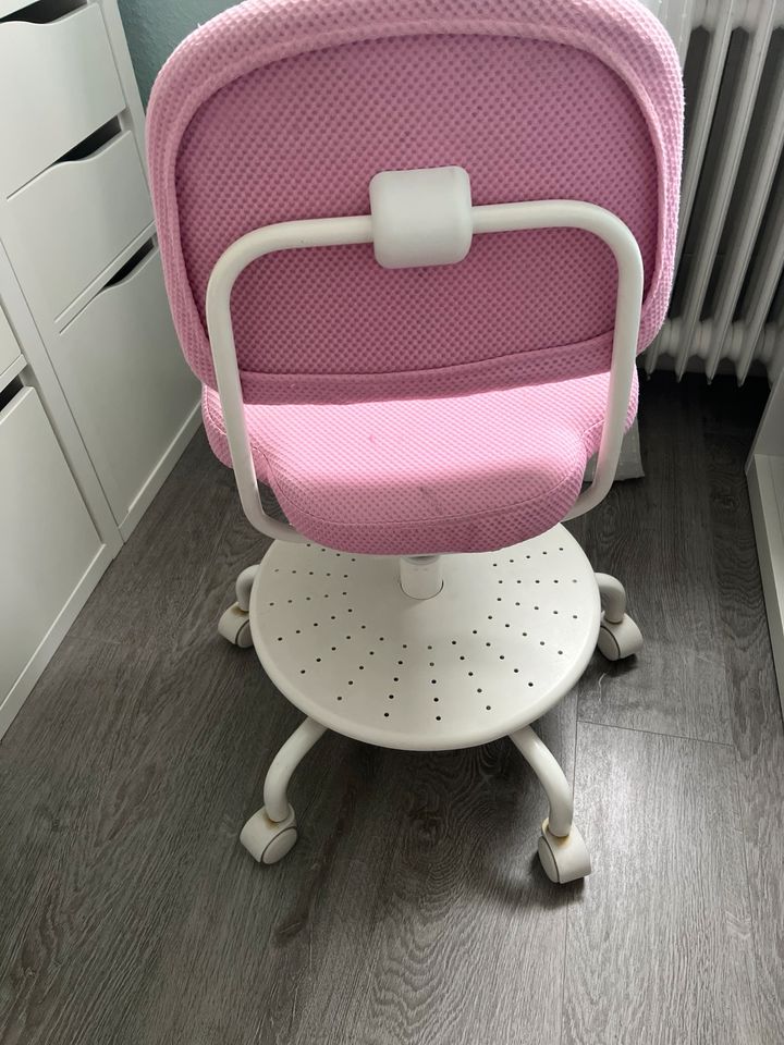 Ikea Vimund Schreibtischstuhl für Kinder rosa in Meerbusch