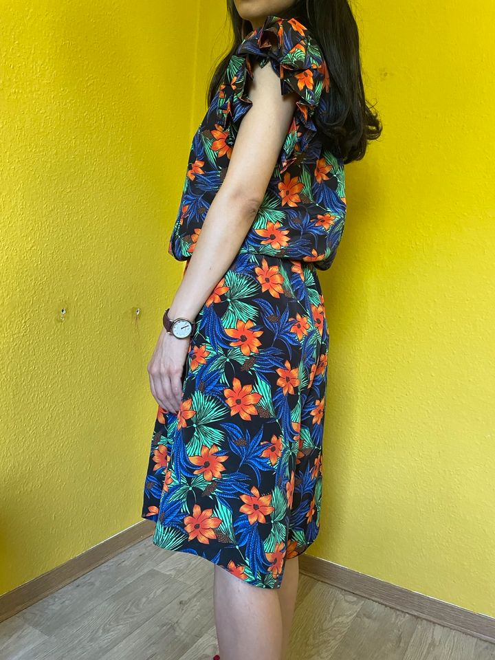 Wunderschöner Bunte Jumpsuit in Flöha 