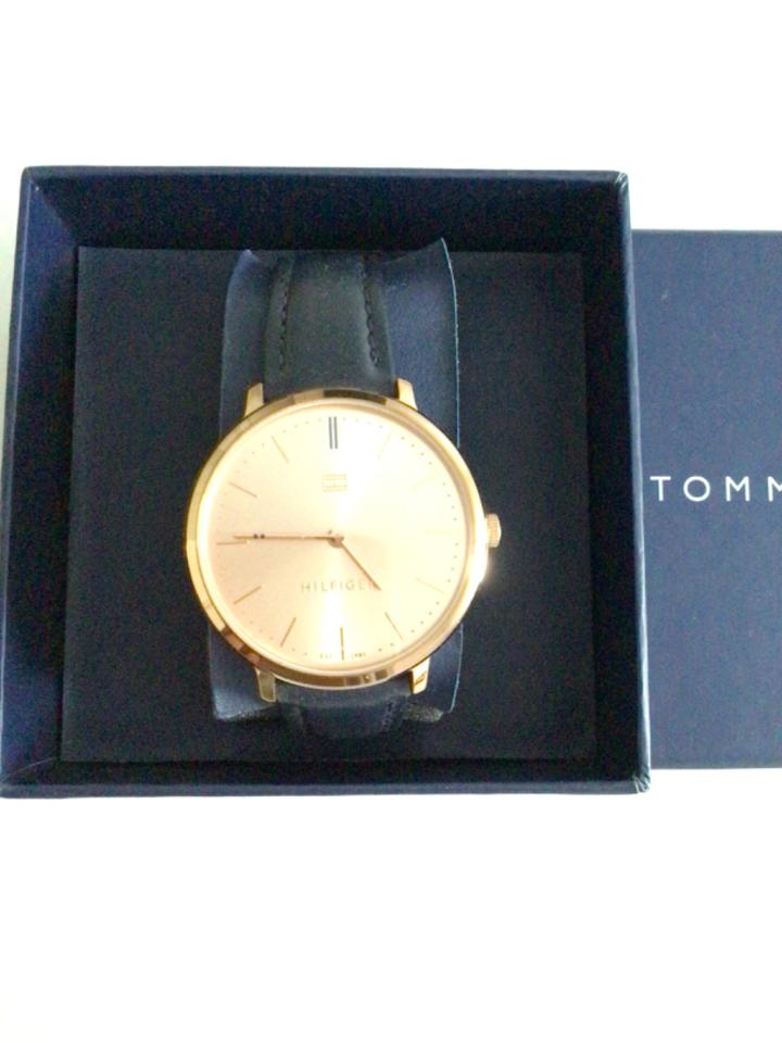 Tommy Hilfiger Uhr Damen Roségold / Armband Dunkelblau wie neu in Garbsen