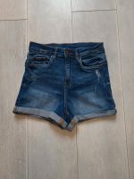 Shorts Jeans 146 sehr wenig getragen Rheinland-Pfalz - Maring-Noviand Vorschau