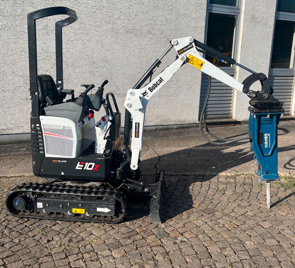 Mieten Minibagger mit Stemmhammer Bobcat E10Z 1 Tonnen Bagger Mieten Baumaschinen Vermietung Leihen in Meisenheim