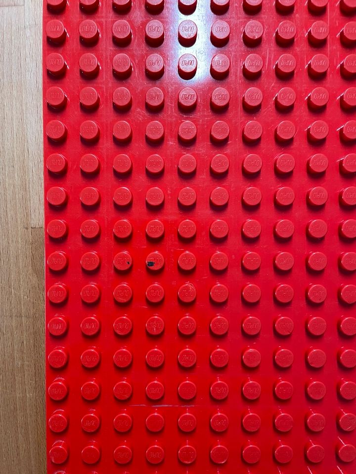 2x Lego Duplo Grundplatte Bauplatte rot 24x24 in München