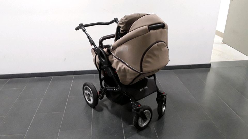 Kinderwagen 3 in 1 von Zekiwa in Potsdam