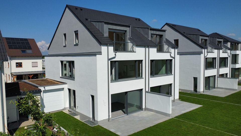 Erstbezug: Hochwertiges Architekten - Einfamilienhaus 6-Zimmer mit EBK in Bad Homburg KFW 55 in Bad Homburg