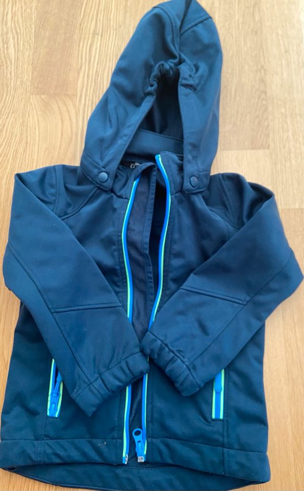 Softshelljacke Gr. 98/104 neu in Mettmann