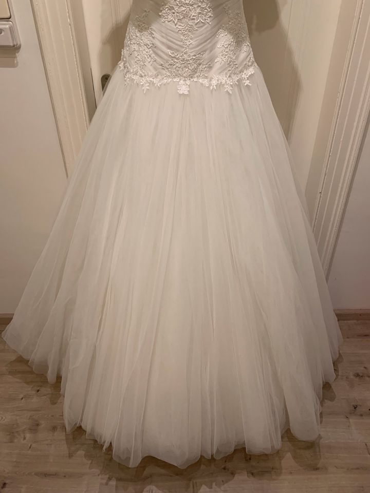 Vanilla Sposa Brautkleid in 40 in Halver