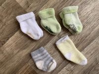 * hübsche kuschelige Newborn-Socken / Babysocken * Berlin - Hohenschönhausen Vorschau