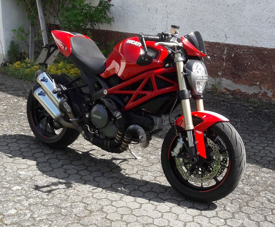 DUCATI MONSTER 1100 EVO in Manching