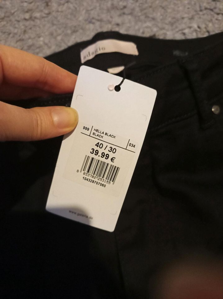 Stretch Jeans Adagio schwarz neu ungetragen in Leipzig