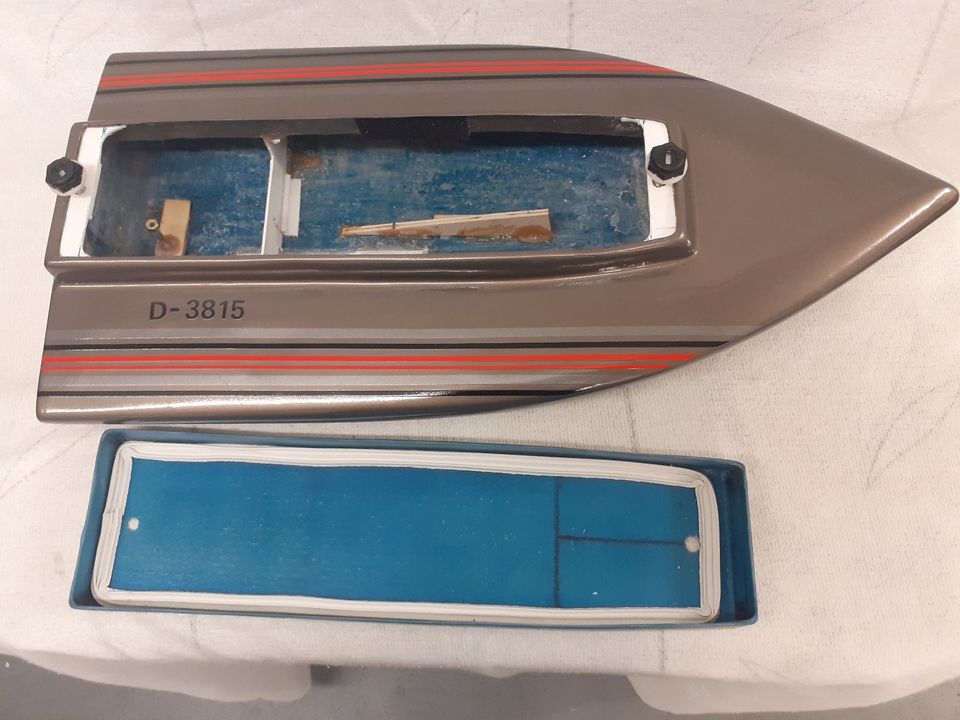 Verkaufe ein selbst gebautes Speetboot Rumpf aus GFK in Essen