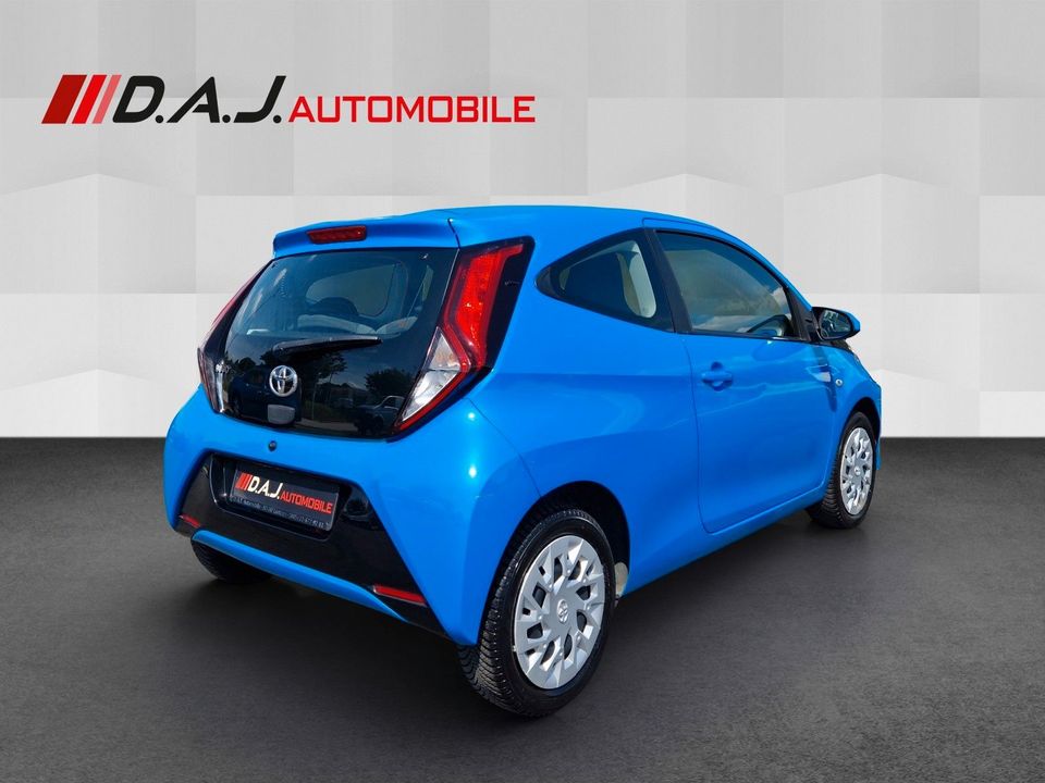 Toyota Aygo 1.0 x-play 3-türer / Klima Bluetooth ZV in Laatzen