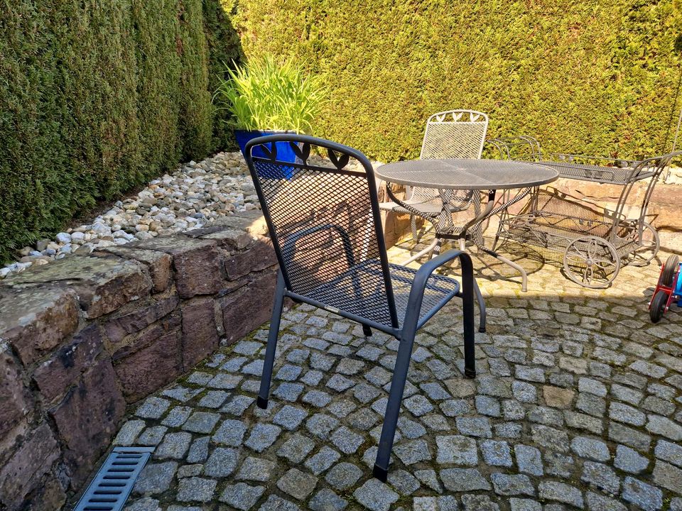 Sitzgruppe für Garten aus Metall in Einbeck