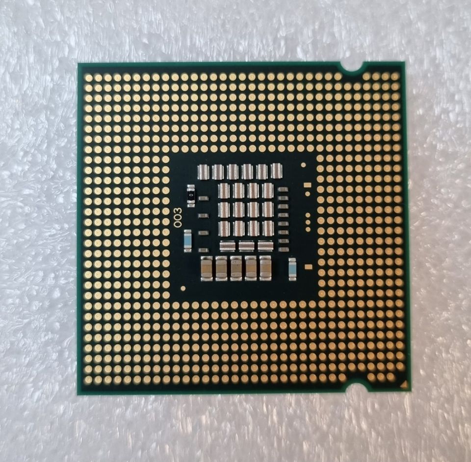 Intel Core 2 Duo E8400 CPU 3 GHz in Hochheim am Main