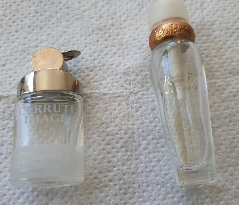8 leere Parfum- Miniaturen in Bremerhaven