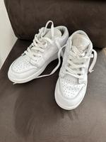 Jordan Sneaker  weiß 38,5 Kr. Altötting - Kirchweidach Vorschau