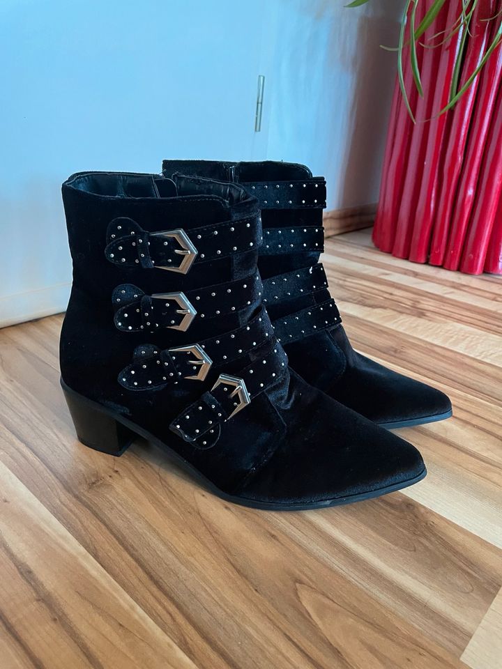 Damen Schuhe Forever 21 schwarz Stiefelletten Samt Größe 40 in Bassum