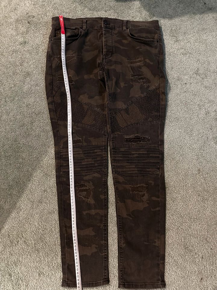 Jeans Camouflage Zara Man Gr. 46 used look, top!! in Berlin